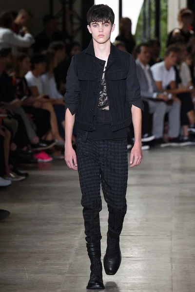 Look 29